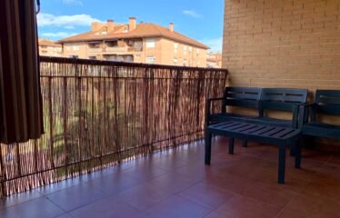 Piso con Terraza y urbanización con piscina en Humanes de Madrid