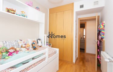PISO DE 3 HABITACIONES 2 BAÑOS, 2 PLAZAS DE GARAJE Y TRASTERO EN LA MEJOR URBANIZACION DE MOSTOLES