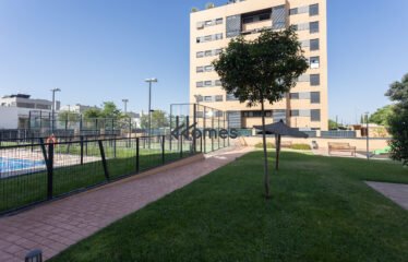 PISO DE 3 HABITACIONES 2 BAÑOS, 2 PLAZAS DE GARAJE Y TRASTERO EN LA MEJOR URBANIZACION DE MOSTOLES