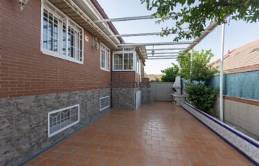 CHALÉ DE ESQUINA 5 HABITACIONES 4 BAÑOS EN ALCORCÓN